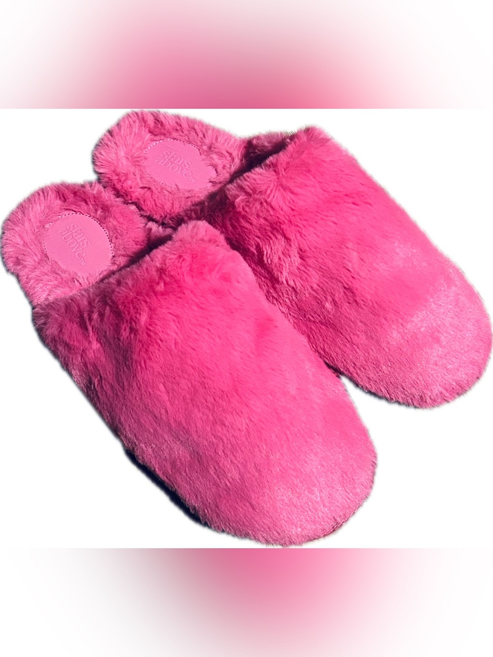 Stars Above Women’s XL (11-12) Pink Fuzzy Slippers
